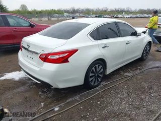 2016 Nissan Altima 2.5 SL with VIN 1N4AL3AP5GC137636, listed as a IAAI auction lot 42026036 with 149,231 mi miles. Bid and sale history available at carsss.com. Image 4.