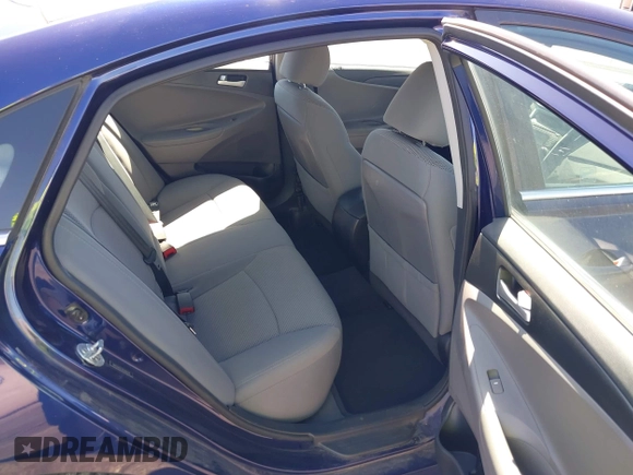 2013 Hyundai Sonata GLS z VIN 5NPEB4AC7DH566018, wystawiony jako IAAI lot #42249681 z przebiegiem 100 998 mil mil oraz . Historia ofert i sprzedaży dostępna na DreamBid. Obrazek 8.