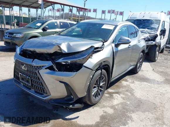2025 Lexus NX 350 z VIN 2T2AGCEZ6SC070955, wystawiony jako IAAI lot #41821895 z przebiegiem 8 632 mil mil oraz . Historia ofert i sprzedaży dostępna na DreamBid. Obrazek 18.