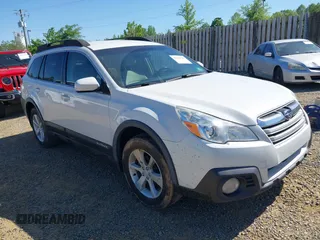 2013 Subaru Outback 2.5i Premium with VIN 4S4BRBCC9D3266732, listed as a IAAI auction lot 42146112 with 236,001 mi miles. Bid and sale history available at carsss.com. Image 1.
