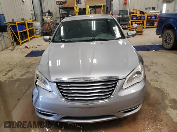 2013 Chrysler 200 LX with VIN 1C3CCBAG7DN737043, listed as a Copart auction lot 48642795 with 85,433 mi miles and Clean Title. Bid and sale history available at carsss.com. Image 5.