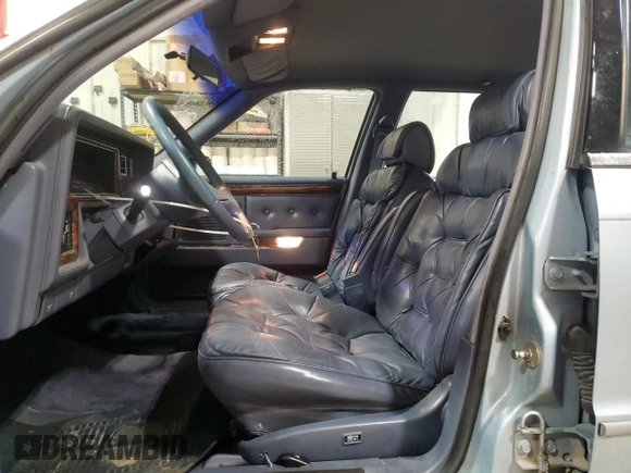 1989 Chrysler New Yorker z VIN 1C3BC663XKD578434, wystawiony jako Copart lot #84945044 z przebiegiem 51 067 mil mil oraz Szkody całkowita. Historia ofert i sprzedaży dostępna na DreamBid. Obrazek 7.