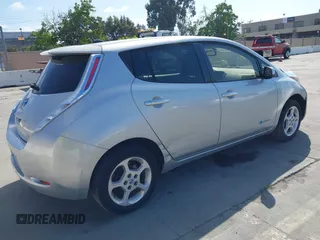 2011 Nissan LEAF SL-e z VIN JN1AZ0CP4BT004463, wystawiony jako IAAI lot #42140158 z przebiegiem 116 030 mil mil oraz . Historia ofert i sprzedaży dostępna na DreamBid. Obrazek 4.