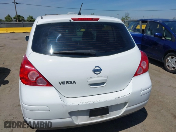 2012 Nissan Versa S z VIN 3N1BC1CP5CK239249, wystawiony jako IAAI lot #42193075 z przebiegiem 138 025 mil mil oraz . Historia ofert i sprzedaży dostępna na DreamBid. Obrazek 16.