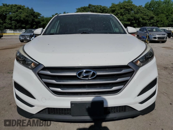 2017 Hyundai Tucson SE z VIN KM8J23A44HU511583, wystawiony jako Copart lot #57152345 z przebiegiem 85 679 mil mil oraz Szkoda całkowita • Salvage title. Historia ofert i sprzedaży dostępna na DreamBid. Obrazek 5.