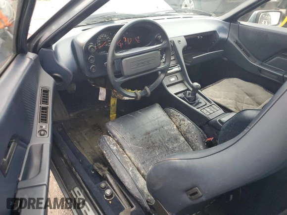 1983 Porsche 928 z VIN WP0ZZZ92ZDS841622, wystawiony jako Copart lot #76995304 z przebiegiem 83 862 mil mil oraz Szkody całkowita. Historia ofert i sprzedaży dostępna na DreamBid. Obrazek 8.