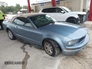 2007 Ford Mustang Deluxe with VIN 1ZVFT84N375260554, listed as a IAAI auction lot 42740799 with 162,939 mi miles and . Bid and sale history available at DreamBid. Image 1.