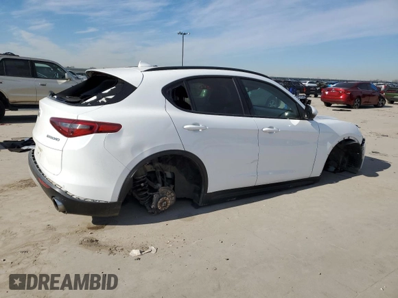 2019 Alfa Romeo Stelvio z VIN ZASPAJAN1K7C36301, wystawiony jako Copart lot #88811295 z przebiegiem Nie podano mil oraz Szkoda całkowita • Salvage title. Historia ofert i sprzedaży dostępna na DreamBid. Obrazek 3.