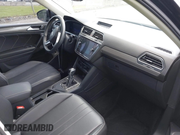 2022 Volkswagen Tiguan SE с VIN 3VV3B7AX8NM060805, выставлен на аукционе IAAI как лот 42271670 с пробегом 41 143 миль миль и . История ставок и продаж доступна на DreamBid. Изображение 5.
