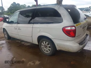 2005 Chrysler Town & Country LX z VIN 2C4GP44RX5R553178, wystawiony jako IAAI lot #42490536 z przebiegiem 206 645 mil mil oraz . Historia ofert i sprzedaży dostępna na DreamBid. Obrazek 3.