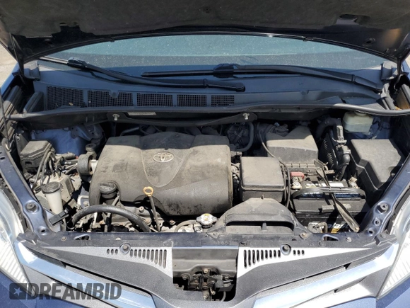 2018 Toyota Sienna XLE Auto Access Seat z VIN 5TDYZ3DC1JS962837, wystawiony jako Copart lot #54795435 z przebiegiem 122 282 mil mil oraz Nie do naprawy • Non repairable. Historia ofert i sprzedaży dostępna na DreamBid. Obrazek 12.