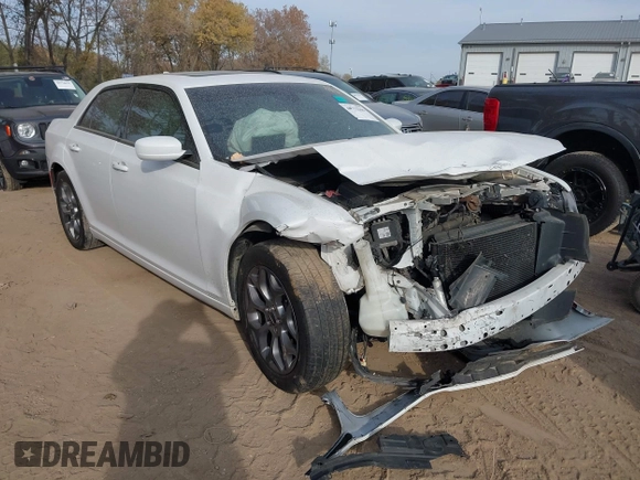 2015 Chrysler 300 with VIN 2C3CCAGG6FH842475, listed as a IAAI auction lot 40713366 with 138,342 mi miles. Bid and sale history available at carsss.com. Image 1.