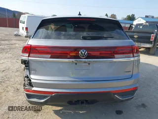 2024 Volkswagen Atlas SE with VIN 1V2KE2CA4RC223498, listed as a IAAI auction lot 41762422 with 15,618 mi miles and . Bid and sale history available at DreamBid. Image 17.