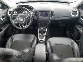 2018 Jeep Compass Latitude z VIN 3C4NJCBB6JT136804, wystawiony jako Copart lot #54146235 z przebiegiem 71 436 mil mil oraz Szkoda całkowita • Salvage title. Historia ofert i sprzedaży dostępna na DreamBid. Obrazek 8.