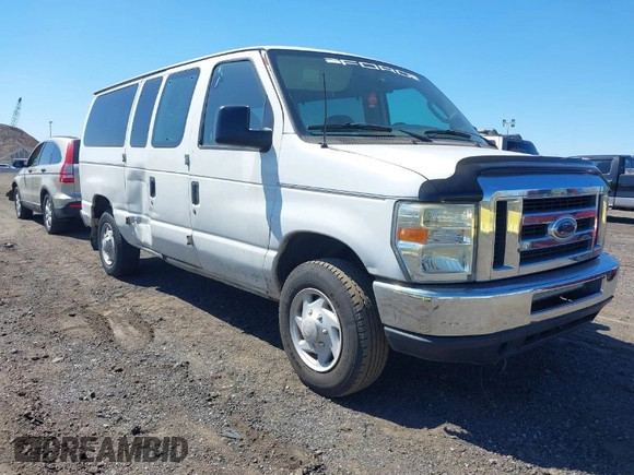 2008 Ford Econoline Passenger XL with VIN 1FBNE31L98DA84670, listed as a IAAI auction lot 42042417 with 216,868 mi miles. Bid and sale history available at carsss.com. Image 1.