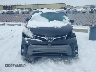 2019 Toyota Sienna XLE Auto Access Seat with VIN 5TDYZ3DC5KS967976, listed as a IAAI auction lot 41623525 with 83,527 mi miles. Bid and sale history available at carsss.com. Image 13.