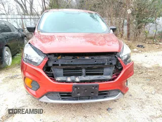 2019 Ford Escape S с VIN 1FMCU0F74KUB00583, выставлен на аукционе IAAI как лот 41341599 с пробегом 105 561 миль миль и . История ставок и продаж доступна на DreamBid. Изображение 12.