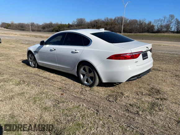 2018 Jaguar XF 25t with VIN SAJBR4FX5JCY70175, listed as a Copart auction lot 87513975 with 127,416 mi miles and Clean Title. Bid and sale history available at carsss.com. Image 3.