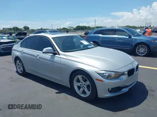 2013 BMW 3 Series 328i с VIN WBA3C1G50DNN93277, выставлен на аукционе IAAI как лот 42448381 с пробегом 83 758 миль миль и . История ставок и продаж доступна на DreamBid. Изображение 1.
