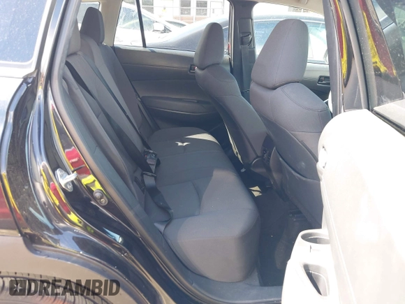 2022 Toyota Corolla Cross LE z VIN 7MUCAAAG8NV037030, wystawiony jako IAAI lot #42014483 z przebiegiem 39 146 mil mil oraz . Historia ofert i sprzedaży dostępna na DreamBid. Obrazek 8.