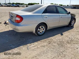 2004 Toyota Camry LE z VIN 4T1BE32K94U313343, wystawiony jako Copart lot #58053425 z przebiegiem 120 515 mil mil oraz Szkoda całkowita • Salvage title. Historia ofert i sprzedaży dostępna na DreamBid. Obrazek 3.