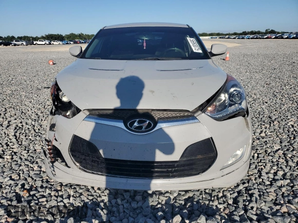 2013 Hyundai Veloster RE:MIX with VIN KMHTC6AD4DU127949, listed as a Copart auction lot 56993075 with 95,772 mi miles and Salvage title. Bid and sale history available at DreamBid. Image 5.