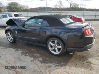 2010 Ford Mustang GT z VIN 1ZVBP8FH8A5138001, wystawiony jako Copart lot #81775734 z przebiegiem 90 489 mil mil oraz Szkoda całkowita • Salvage title. Historia ofert i sprzedaży dostępna na DreamBid. Obrazek 2.