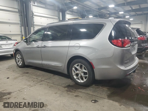 2017 Chrysler Pacifica Limited z VIN 2C4RC1GG6HR753623, wystawiony jako Copart lot #56706795 z przebiegiem 94 331 mil mil oraz Szkoda całkowita • Salvage title. Historia ofert i sprzedaży dostępna na DreamBid. Obrazek 2.