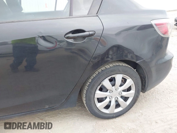 2013 Mazda 3 i SV with VIN JM1BL1TGXD1716628, listed as a IAAI auction lot 41954693 with 184,031 mi miles. Bid and sale history available at carsss.com. Image 12.