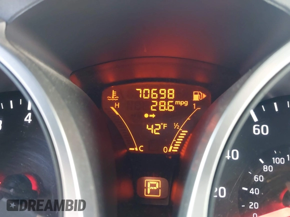 2015 Nissan Juke SV with VIN JN8AF5MV9FT553005, listed as a IAAI auction lot 41731884 with 70,698 mi miles. Bid and sale history available at carsss.com. Image 16.