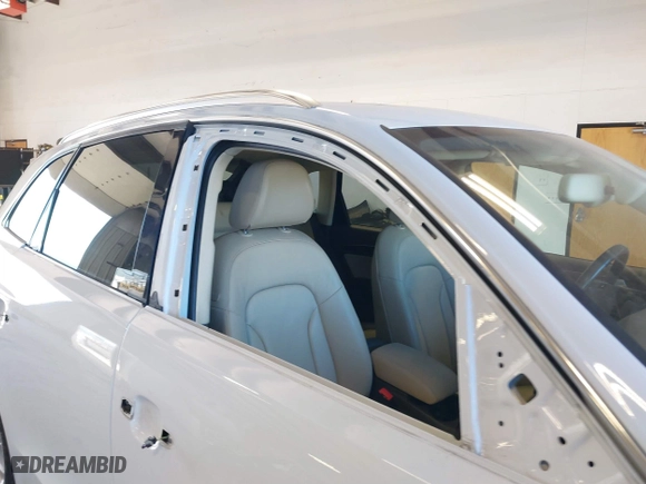 2015 Audi Q5 Premium Plus with VIN WA1DGAFP2FA130155, listed as a IAAI auction lot 41699314 with 118,377 mi miles. Bid and sale history available at carsss.com. Image 19.