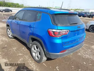 2019 Jeep Compass Latitude z VIN 3C4NJDBB9KT713896, wystawiony jako IAAI lot #42055180 z przebiegiem 67 025 mil mil oraz . Historia ofert i sprzedaży dostępna na DreamBid. Obrazek 3.
