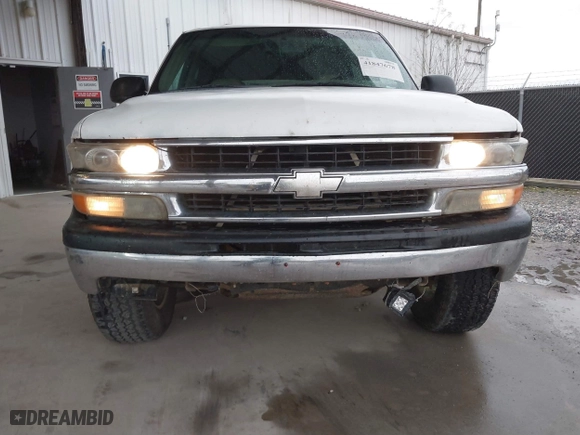 2001 Chevrolet Tahoe LT with VIN 1GNEC13T81J210227, listed as a IAAI auction lot 41847678 with 327,531 mi miles. Bid and sale history available at carsss.com. Image 16.