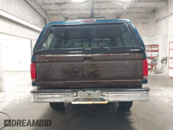 1997 Ford F-250 HD with VIN 1FTHX26G0VEB12354, listed as a IAAI auction lot 42033876 with Not Provided miles. Bid and sale history available at carsss.com. Image 16.
