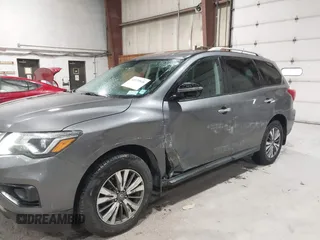 2017 Nissan Pathfinder SL with VIN 5N1DR2MM2HC622055, listed as a IAAI auction lot 41979816 with 123,355 mi miles. Bid and sale history available at carsss.com. Image 6.