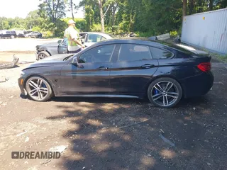 2019 BMW 4 Series 440i xDrive with VIN WBA4J7C57KBM76622, listed as a IAAI auction lot 39738945 with 79,540 mi miles and . Bid and sale history available at carsss.com. Image 14.