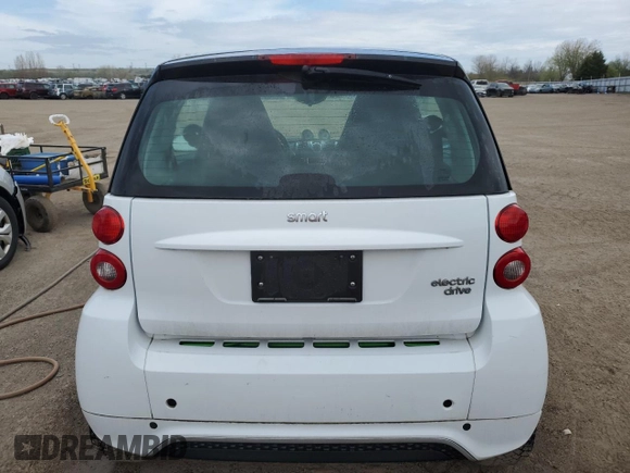 2014 Smart fortwo Passion with VIN WMEEJ9AA2EK763908, listed as a Copart auction lot 56653535 with 26,423 mi miles and Clean title. Bid and sale history available at DreamBid. Image 6.