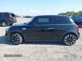 2020 MINI Hardtop Cooper S z VIN WMWXR5C07L2L55038, wystawiony jako IAAI lot #42031685 z przebiegiem 20 629 mil mil oraz . Historia ofert i sprzedaży dostępna na DreamBid. Obrazek 14.
