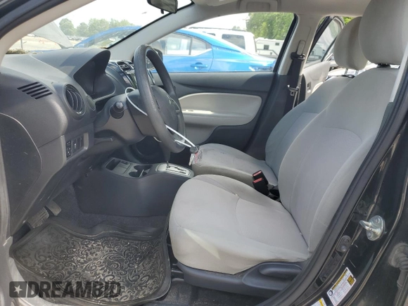 2019 Mitsubishi Mirage ES z VIN ML32F3FJ3KHF04464, wystawiony jako Copart lot #57305415 z przebiegiem 117 497 mil mil oraz Szkody całkowita. Historia ofert i sprzedaży dostępna na DreamBid. Obrazek 7.