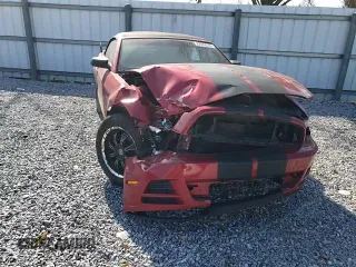 2013 Ford Mustang V6 z VIN 1ZVBP8EMXD5214353, wystawiony jako Copart lot #87087814 z przebiegiem Nie podano mil oraz Szkoda całkowita • Salvage title. Historia ofert i sprzedaży dostępna na DreamBid. Obrazek 11.