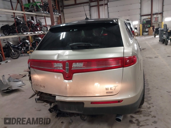 2010 Lincoln MKT with VIN 2LMHJ5AR0ABJ20455, listed as a IAAI auction lot 41460072 with 298,026 mi miles. Bid and sale history available at carsss.com. Image 16.