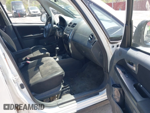 2012 Suzuki SX4 Crossover with VIN JS2YB5A35C6308615, listed as a IAAI auction lot 42090449 with 173,000 mi miles. Bid and sale history available at carsss.com. Image 5.
