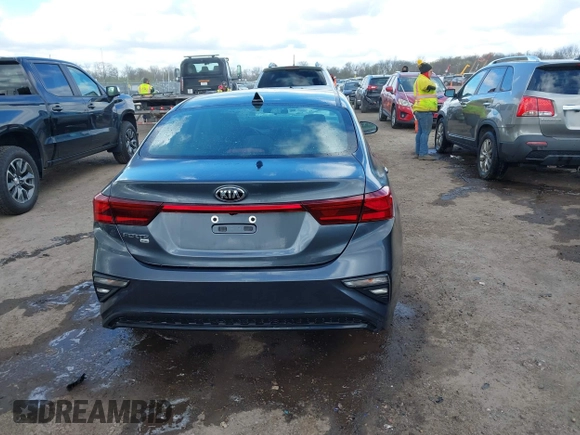 2021 Kia Forte LXS with VIN 3KPF24AD3ME303347, listed as a IAAI auction lot 42014410 with 80,618 mi miles. Bid and sale history available at carsss.com. Image 17.