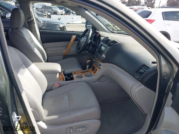 2008 Toyota Highlander Hybrid Limited with VIN JTEEW44A282010698, listed as a IAAI auction lot 41960107 with 171,209 mi miles. Bid and sale history available at carsss.com. Image 5.