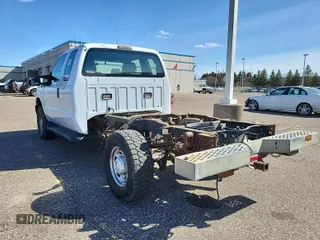 2015 Ford F-350 z VIN 1FD7X3B63FED45155, wystawiony jako IAAI lot #42381547 z przebiegiem 96 123 mil mil oraz . Historia ofert i sprzedaży dostępna na DreamBid. Obrazek 20.