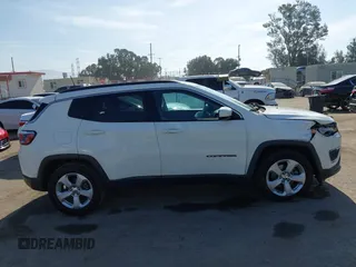 2020 Jeep Compass Altitude z VIN 3C4NJCBB8LT124978, wystawiony jako IAAI lot #42084990 z przebiegiem 101 501 mil mil oraz . Historia ofert i sprzedaży dostępna na DreamBid. Obrazek 13.