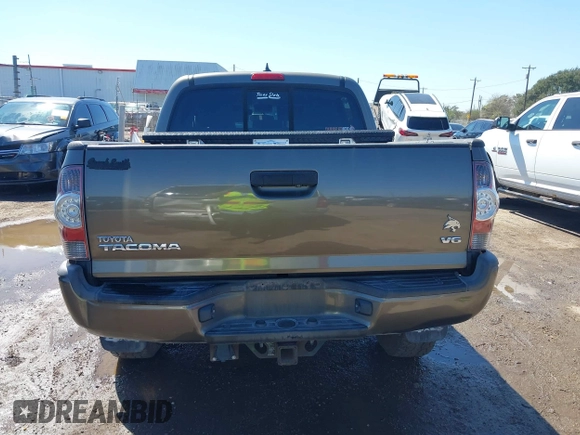 2012 Toyota Tacoma z VIN 5TFLU4EN9CX047925, wystawiony jako IAAI lot #41661700 z przebiegiem 219 158 mil mil oraz . Historia ofert i sprzedaży dostępna na DreamBid. Obrazek 16.