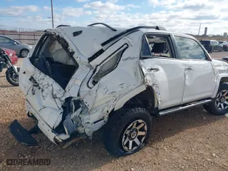 2019 Toyota 4Runner SR5 with VIN JTEBU5JR2K5616582, listed as a IAAI auction lot 41159029 with 1 mi miles. Bid and sale history available at carsss.com. Image 6.