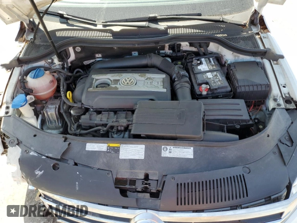 2015 Volkswagen CC Lux with VIN WVWRN7ANXFE820514, listed as a Copart auction lot 65550073 with 39,840 mi miles. Bid and sale history available at carsss.com. Image 12.