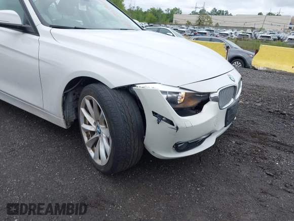 2012 BMW 3 Series 328i с VIN WBA3A5C57CF341151, выставлен на аукционе IAAI как лот 42259279 с пробегом 70 035 миль миль и . История ставок и продаж доступна на DreamBid. Изображение 6.